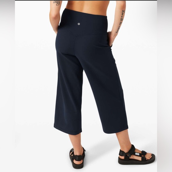 Lululemon Align Wide Leg Crop 23” - Picture 1 of 7
